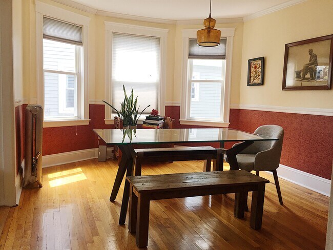 Building Photo - 52 Dimick St