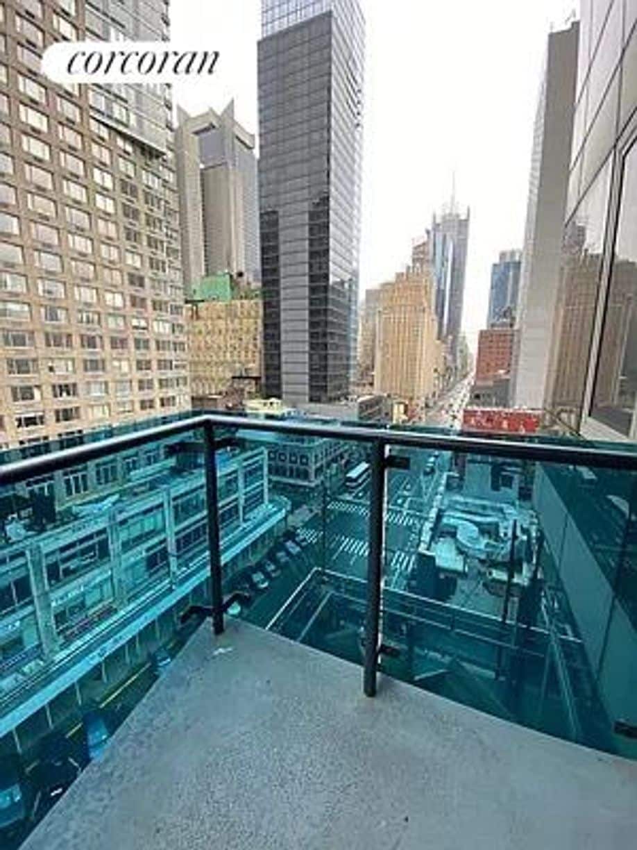 Building Photo - 306 W 48th St