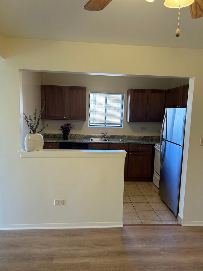 Building Photo - 1520 Crimson Ln