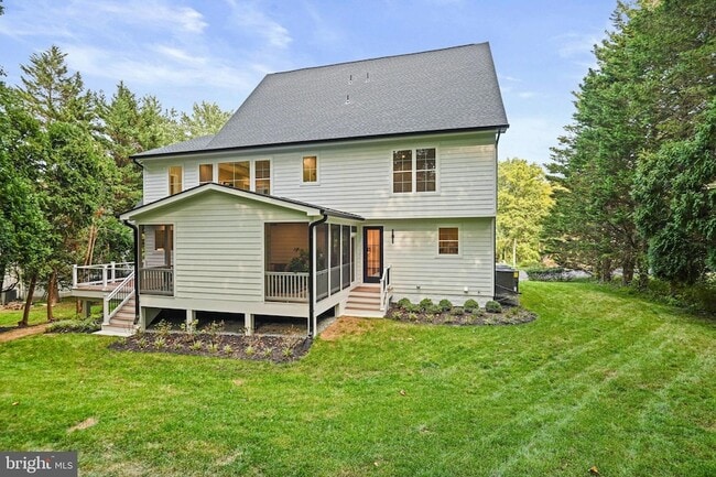 Building Photo - 9615 Locust Hill Dr