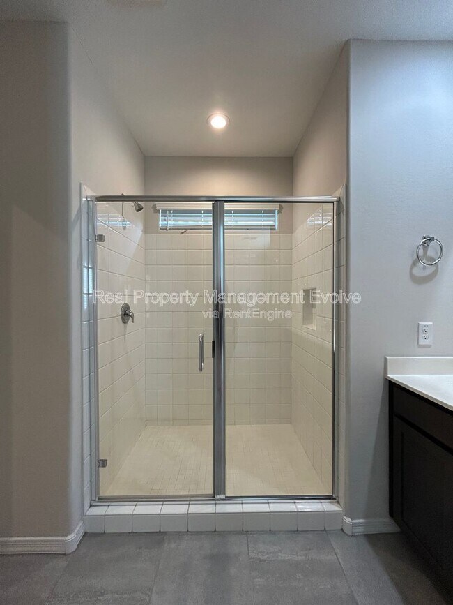 Building Photo - 17655 W Pueblo Ave