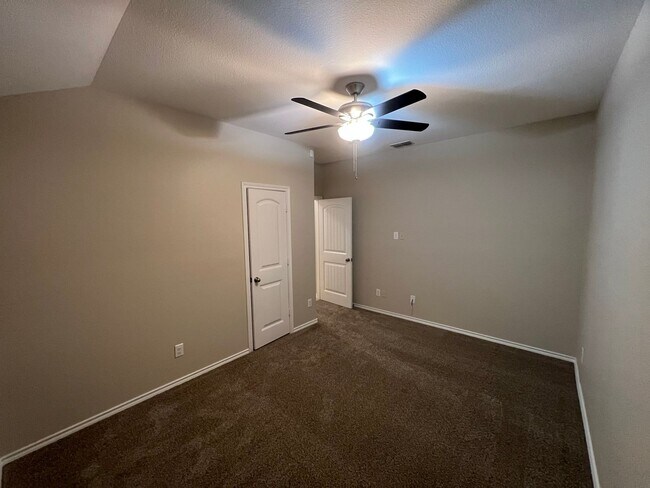 Building Photo - 7017 Mohegan Dr