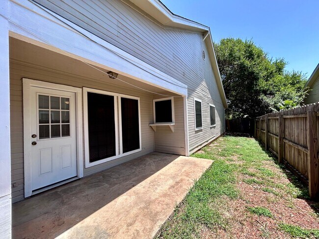 Building Photo - 9315 Kempler Dr