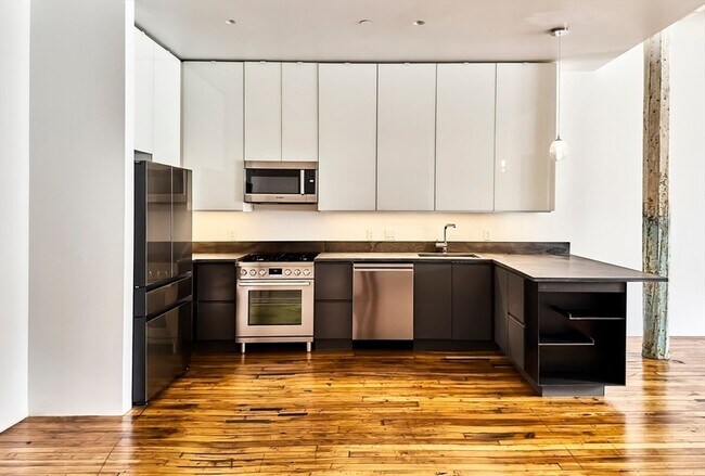 Building Photo - 520 State Rd