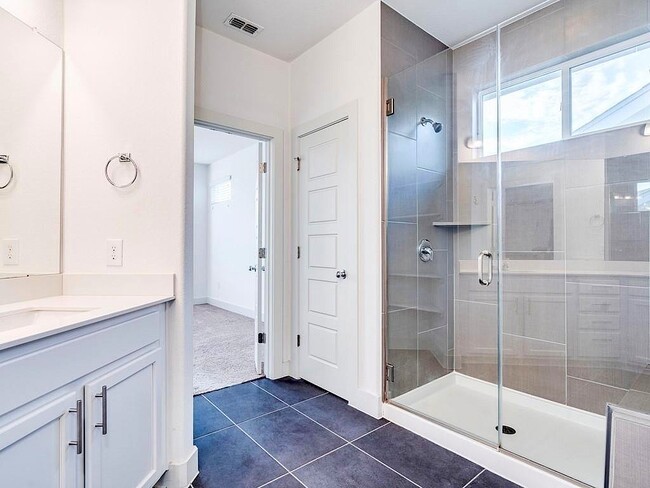 Building Photo - 2215 Capulet St