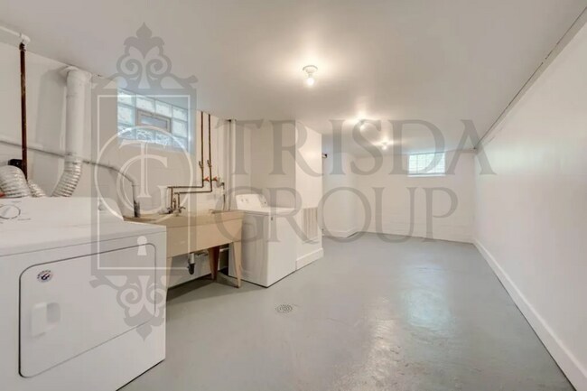 Building Photo - Avail July 1: 2BR Apt in Crafton, 1 Off Street Parking, AC, W/D included, Quartz Countertops, DW,...