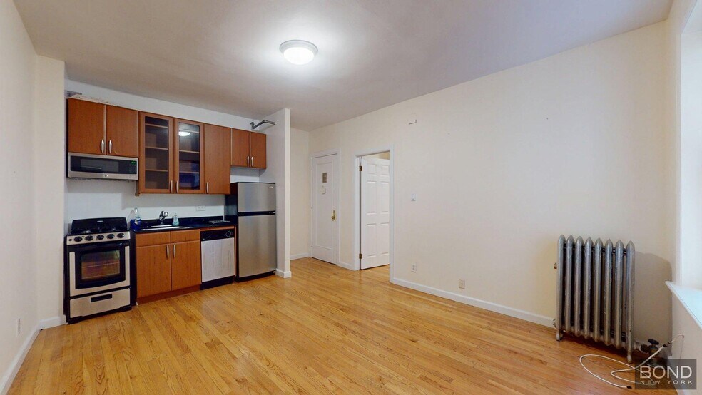 Primary Photo - 207-209 West 11th Street