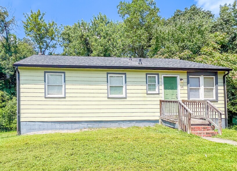 Primary Photo - 1811 Owens Ct