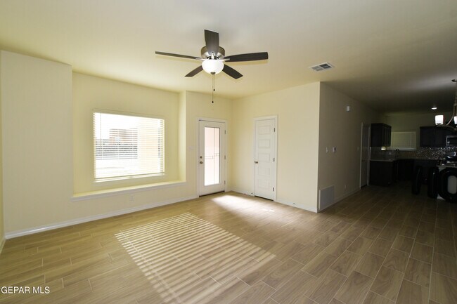 Building Photo - 902 Bromyard