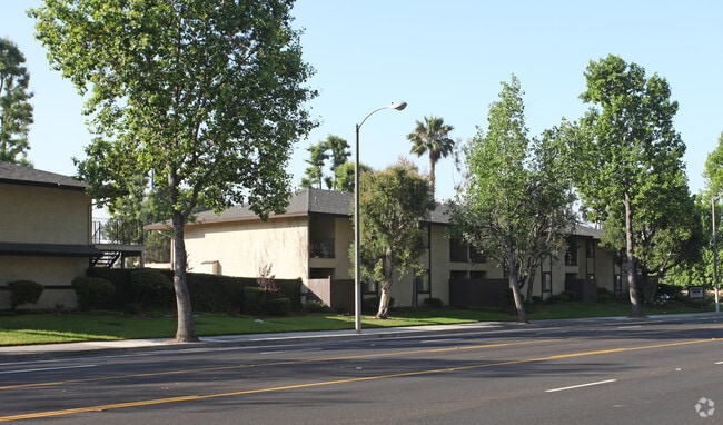 Building Photo - 1330 Sunset Ave, West Covina