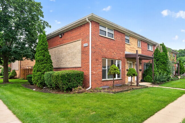 Building Photo - 210 Linn Ct