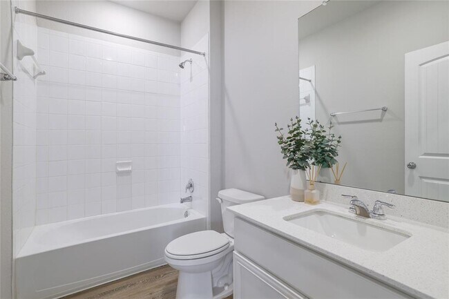 Building Photo - 445 Shiner Ln