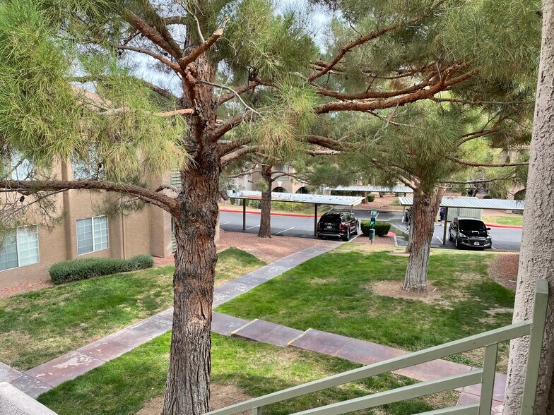 Building Photo - 2111 Sealion Dr