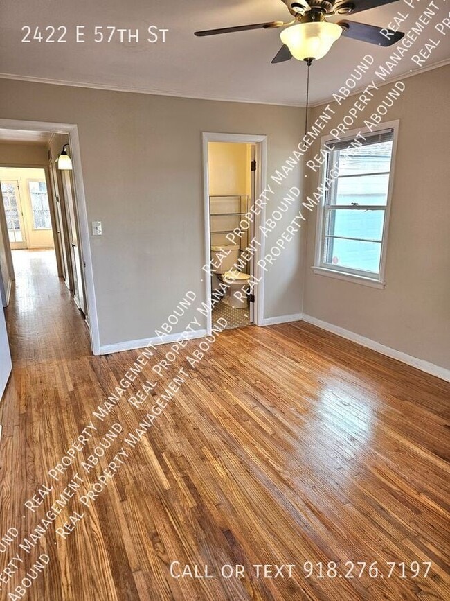 Building Photo - 2422 E 57th St