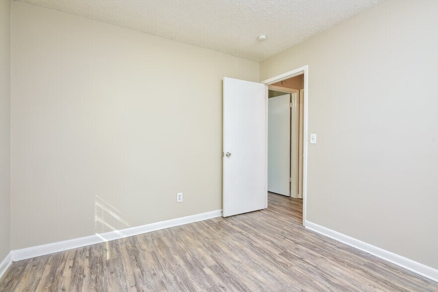 Building Photo - 4624 Elm Ridge Ct