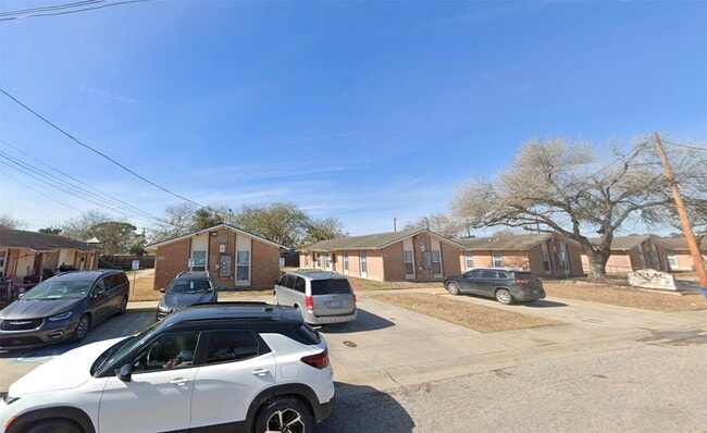 Building Photo - 924 Flores St