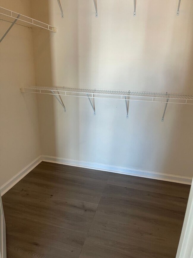 Building Photo - THREE LEVEL TOWNHOUSE WITH 2 CAR GARAGE