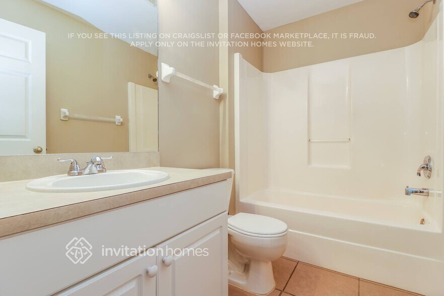 Building Photo - 3322 Oasis Blvd