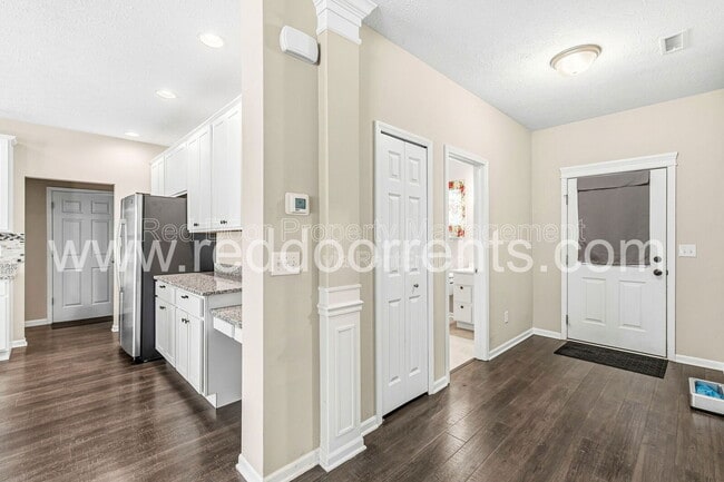 Building Photo - 8276 Sonata Pl