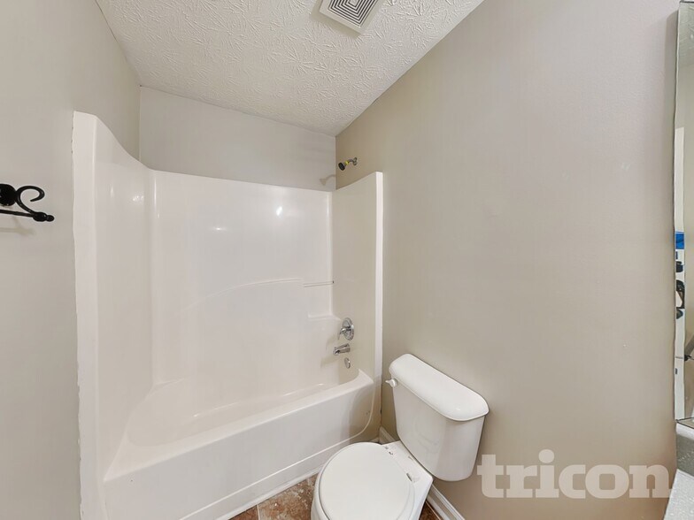 Building Photo - 3243 Deer Valley Dr NW