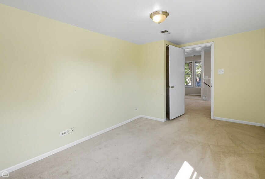 Building Photo - 3709 W Potomac Ave