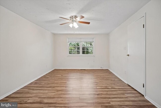 Building Photo - 9404 Mirror Pond Dr