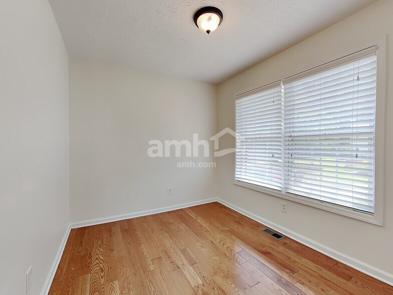 Building Photo - 5810 Stephens Mill Dr