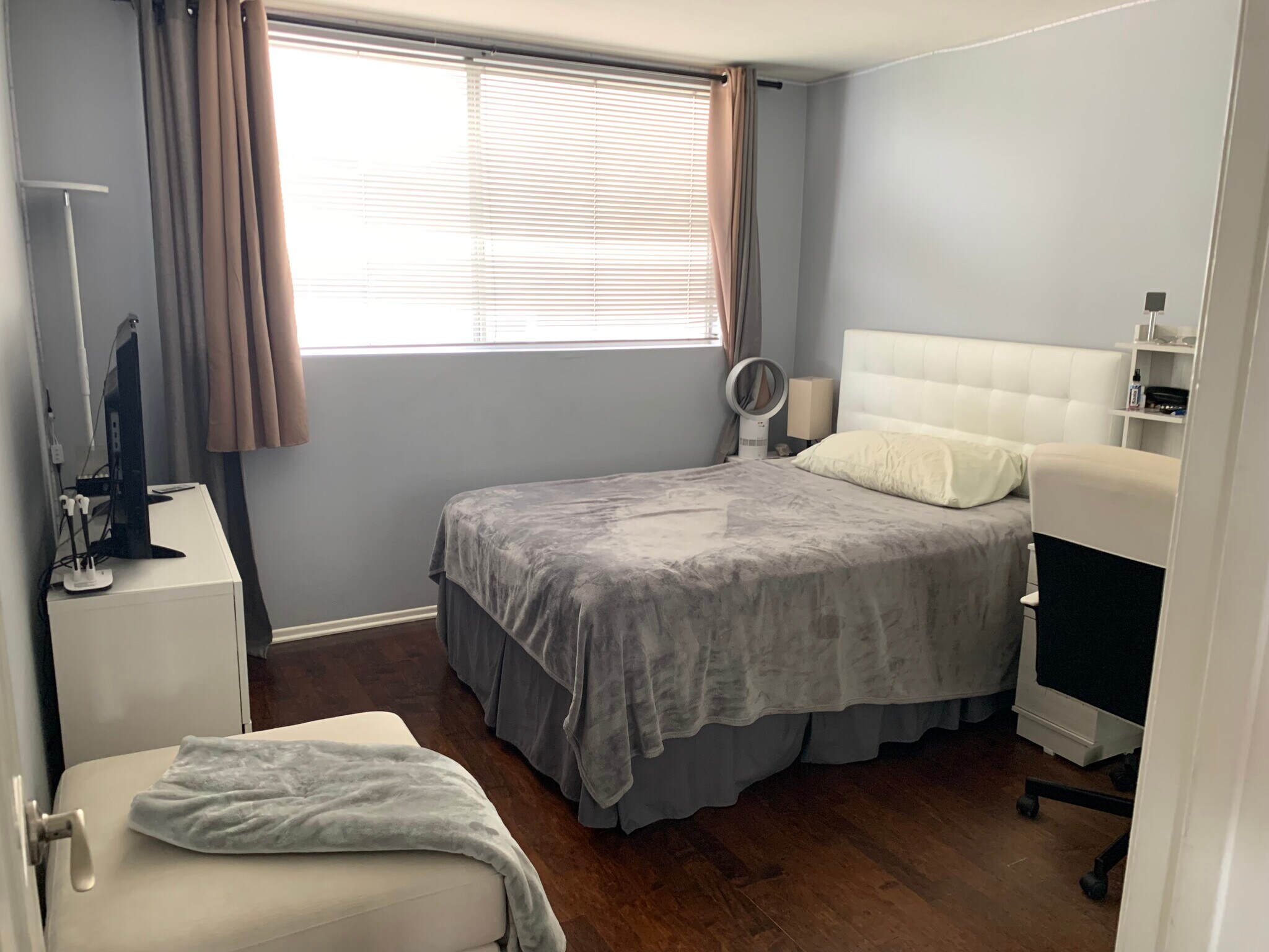 Second bedroom - 8530 Holloway Dr