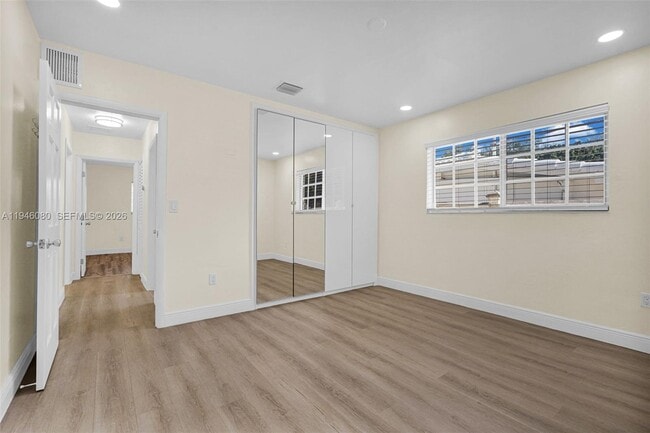 Building Photo - 5781 SW 25th St