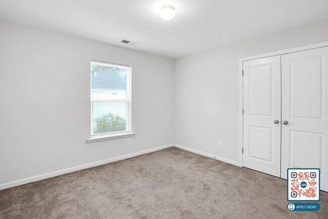 Building Photo - 1.5 Miles to Downtown Bluffton – Dive Into...