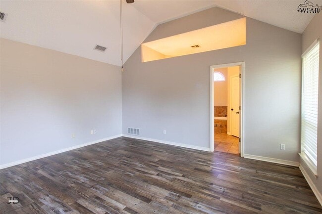 Building Photo - 2224 Sandcastle Rd