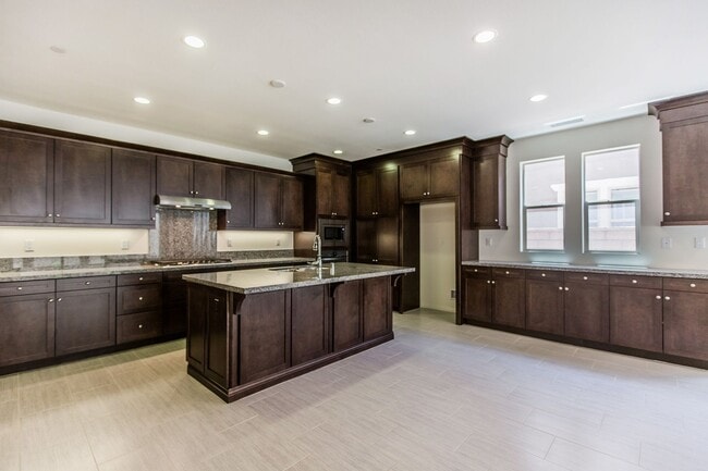 Building Photo - 4BD/3BA/2Garage Two Story Highly upgraded ...