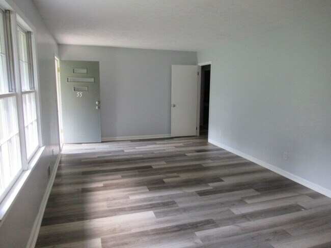 Building Photo - 55 Greenwood Ln