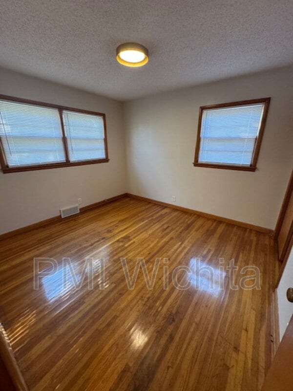 Building Photo - 3315 S Hiram St