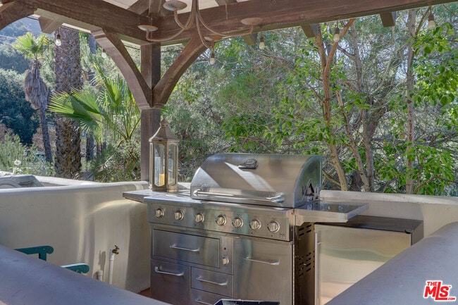 Building Photo - 456 S McKnight Rd