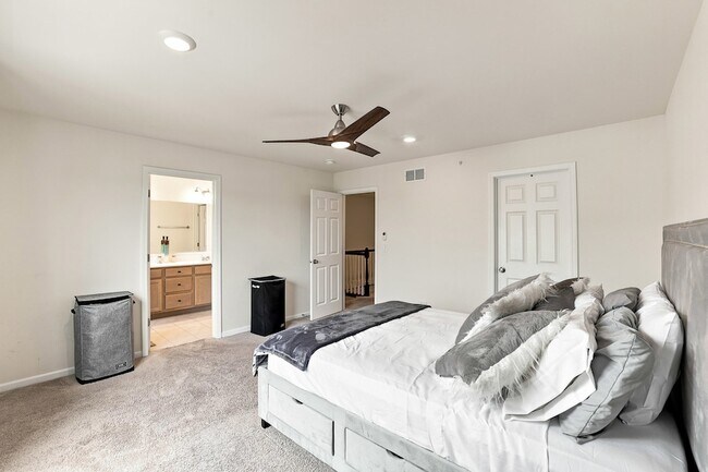 Building Photo - 3303 Trillium Cir