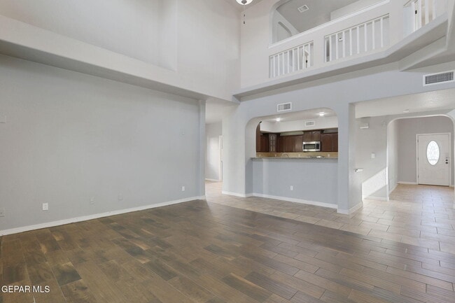 Building Photo - 363 Duskwood St