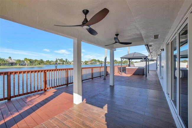 Building Photo - 1911 NW 40th Ct