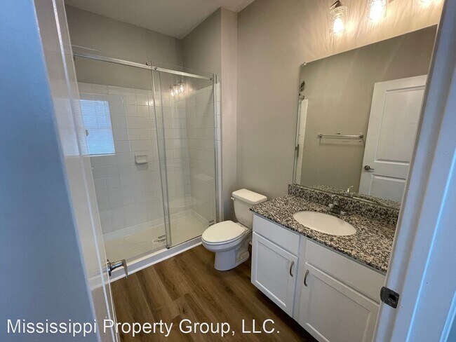 Building Photo - 3 br, 3 bath House - 222 Town Center Drive