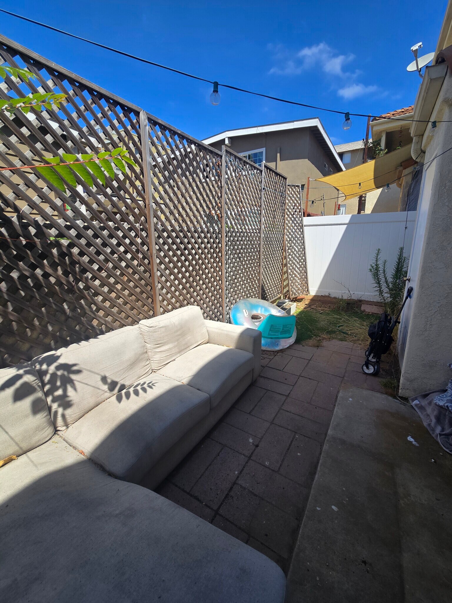 Back patio - 1668 Grand Ave