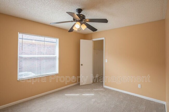 Building Photo - 2548 Americas Cup Cir E