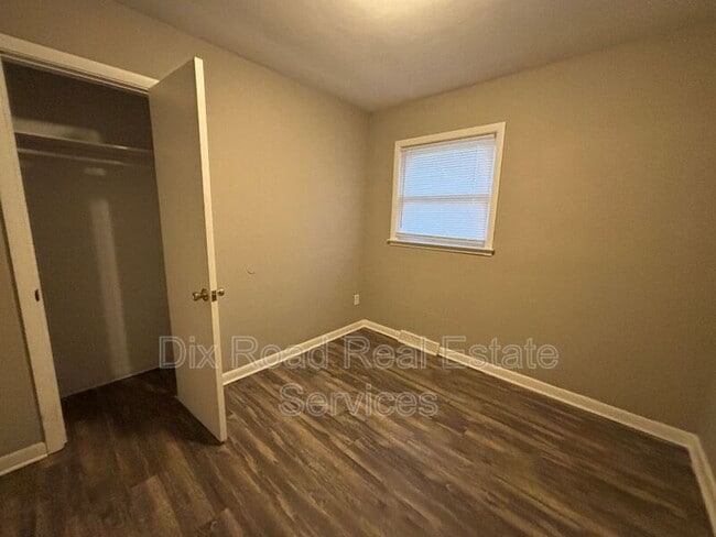 Building Photo - 2237 Carolina St