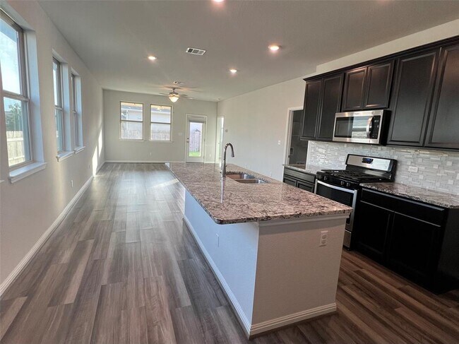 Building Photo - 141 Tucana St