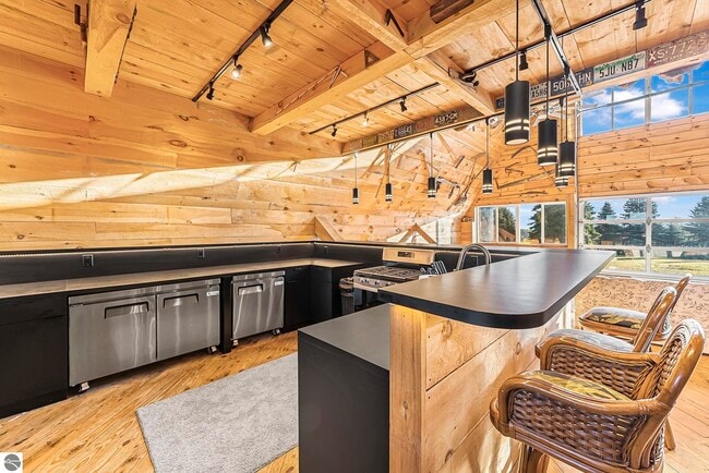 Building Photo - 0000 Montague Rd