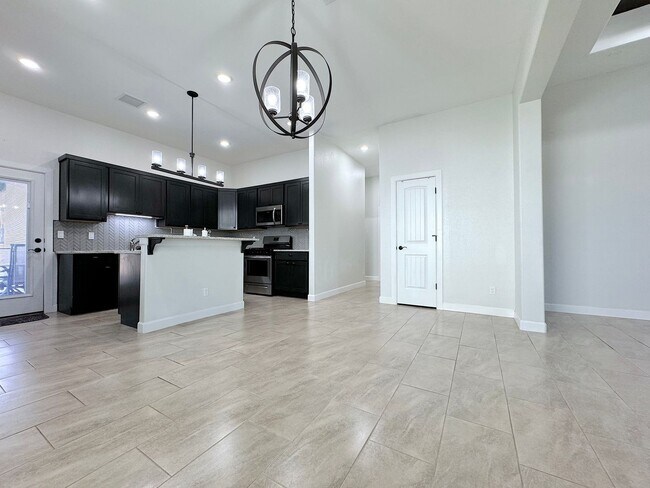 Building Photo - East El Paso 4 bed Refrig A/C with Gorgeous Backyard!