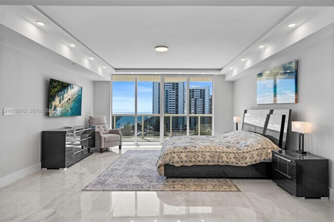 Building Photo - 1830 S Ocean Dr