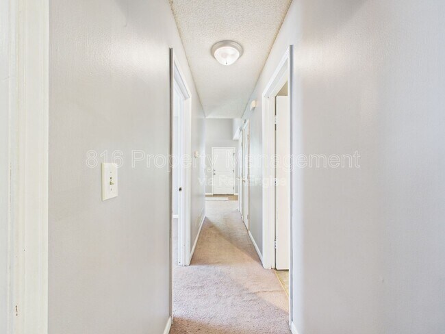 Building Photo - 7115 Bales Ave