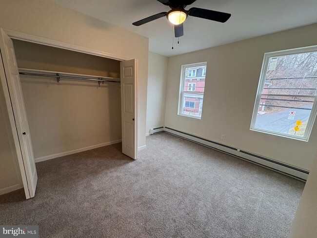 Building Photo - 786 S Main St