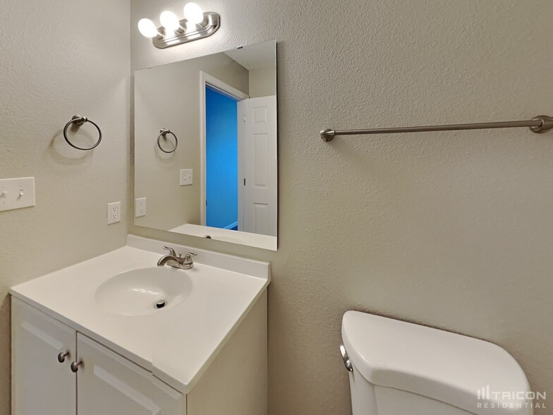 Building Photo - 7210 Kimble Dr