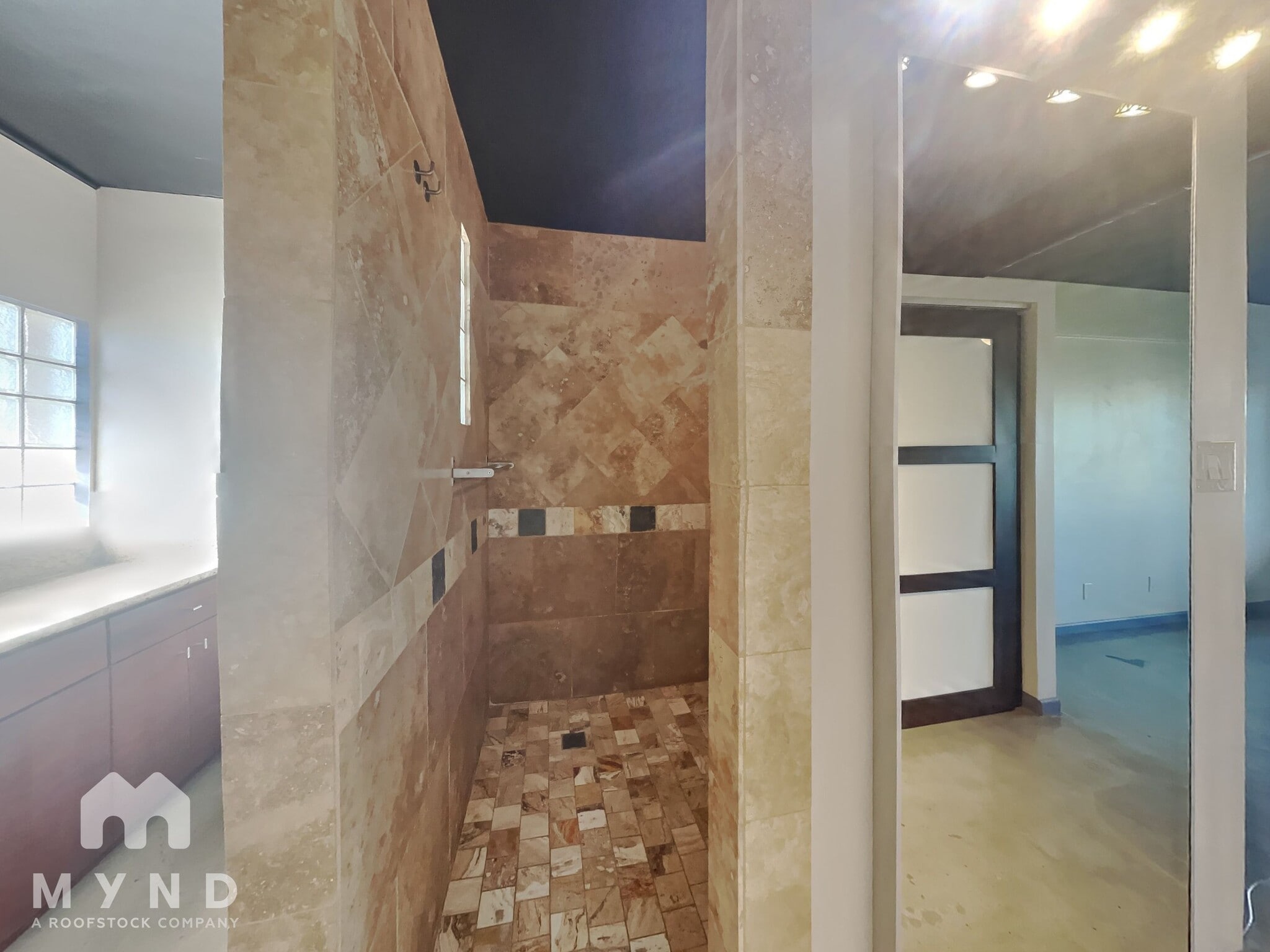 Building Photo - 349 E Thomas Rd